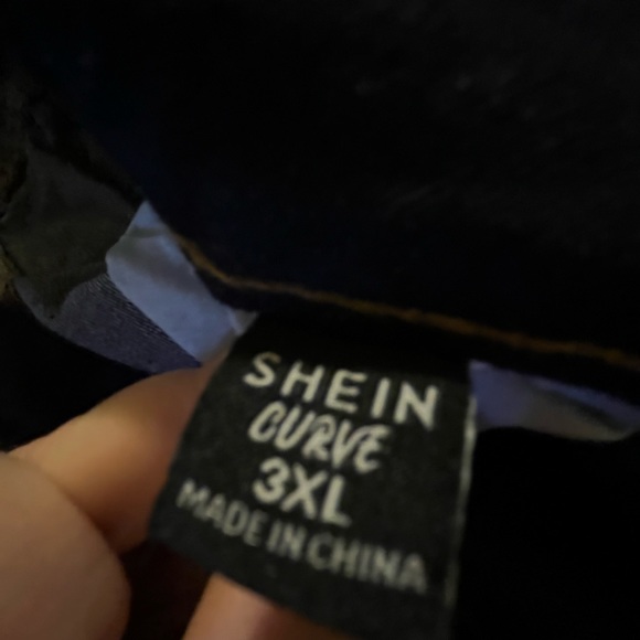 SHEIN distressed jeans - Picture 3 of 3